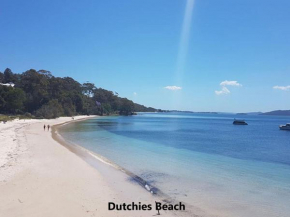 27b Christmas Bush Avenue - duplex in Nelson Bay walking distance to Dutchies Beach